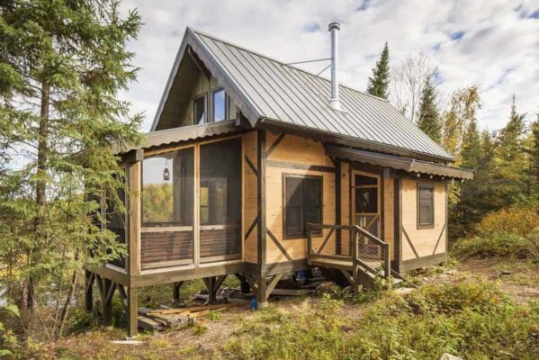 Off-grid Mountain Cabin